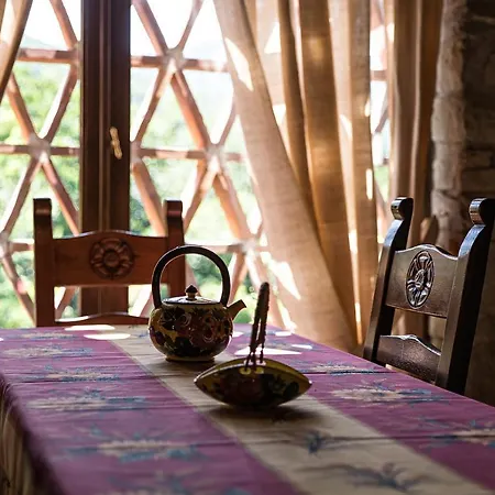 Vakantiehuis Comfortable House With Pool In