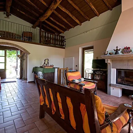 Vakantiehuis Comfortable House With Pool In *