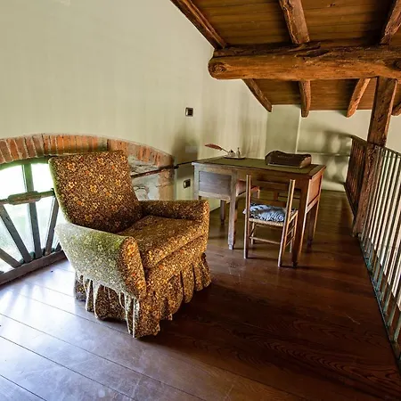 Vakantiehuis Comfortable House With Pool In